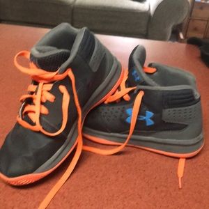 Under Armour 3y shoes